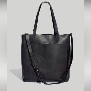 Madewell Medium Transport Tote in black